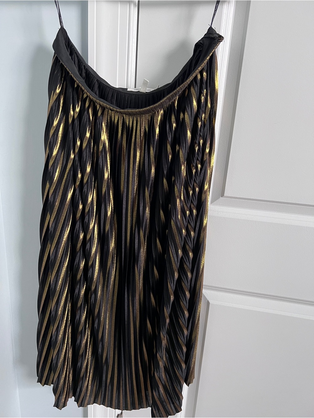 Avec Les Filles Black and Gold Pleated Midi Skirt
